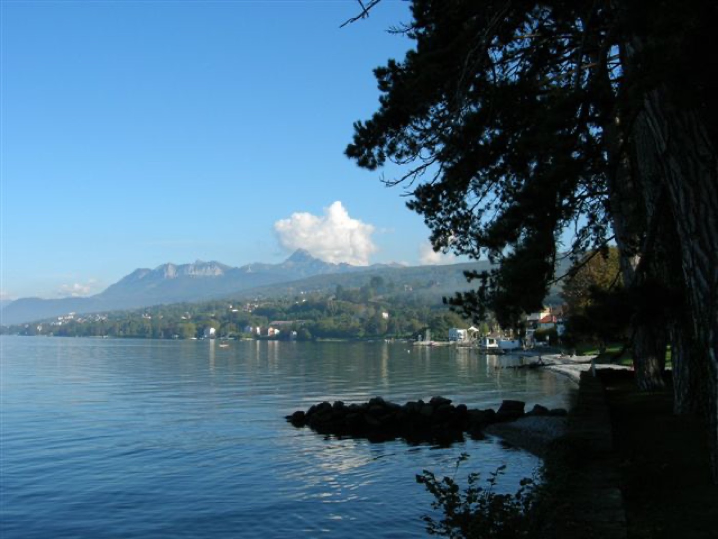 Publier (Amphion-les-Bains), sur la rive française du lac Léman