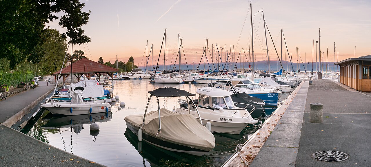 Le port de Rives à Thonon-les-Bains, au bord du lac Léman